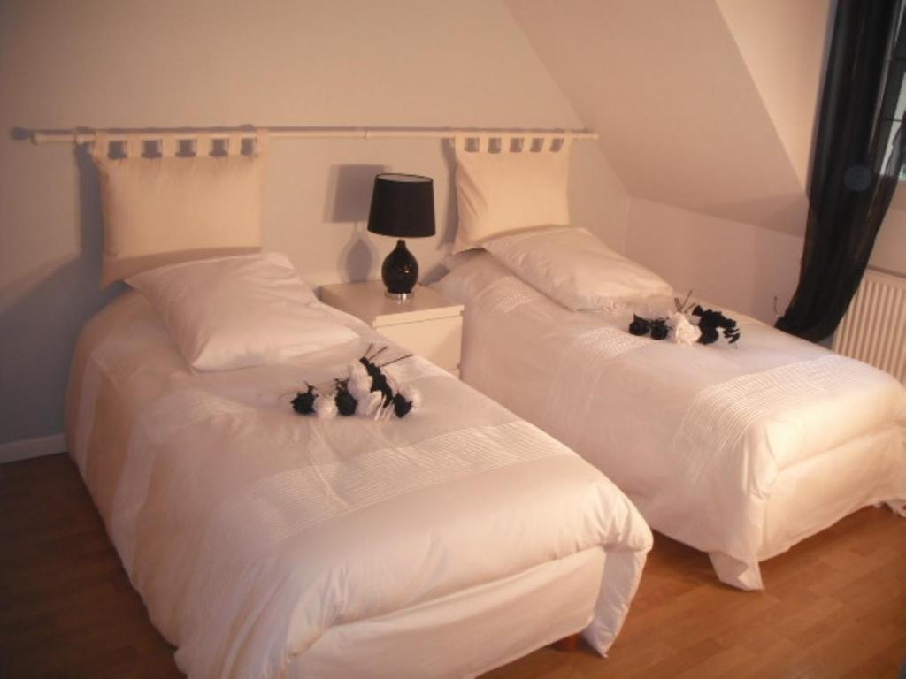 Les Chambres Du Lac Forges-les-Eaux Habitación foto